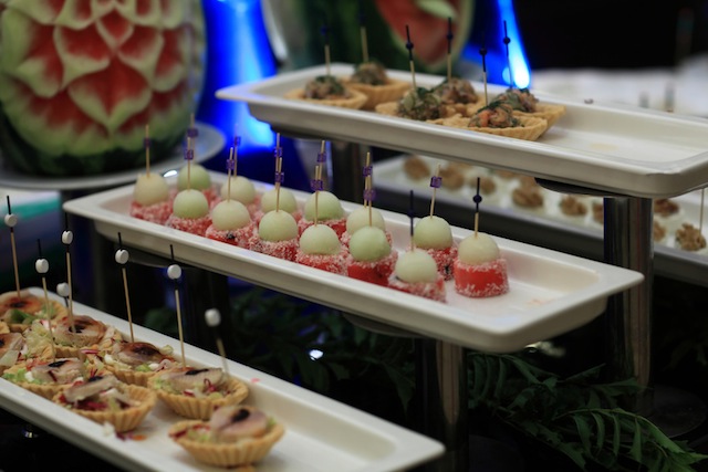 Cakes canape